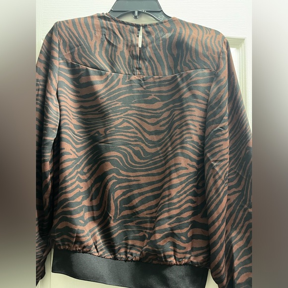 Small, Express brand leopard blouse. - Picture 2 of 3